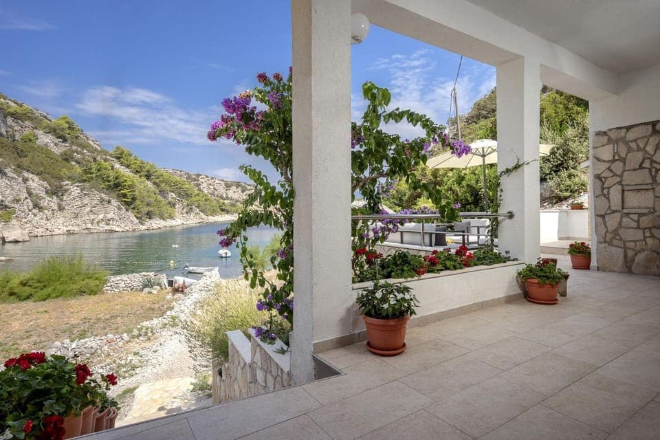 Property building, Facade/entrance, Beach, Sea view