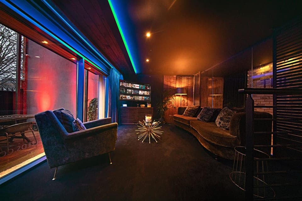 Communal lounge/ TV room, TV and multimedia, Living room, Seating area