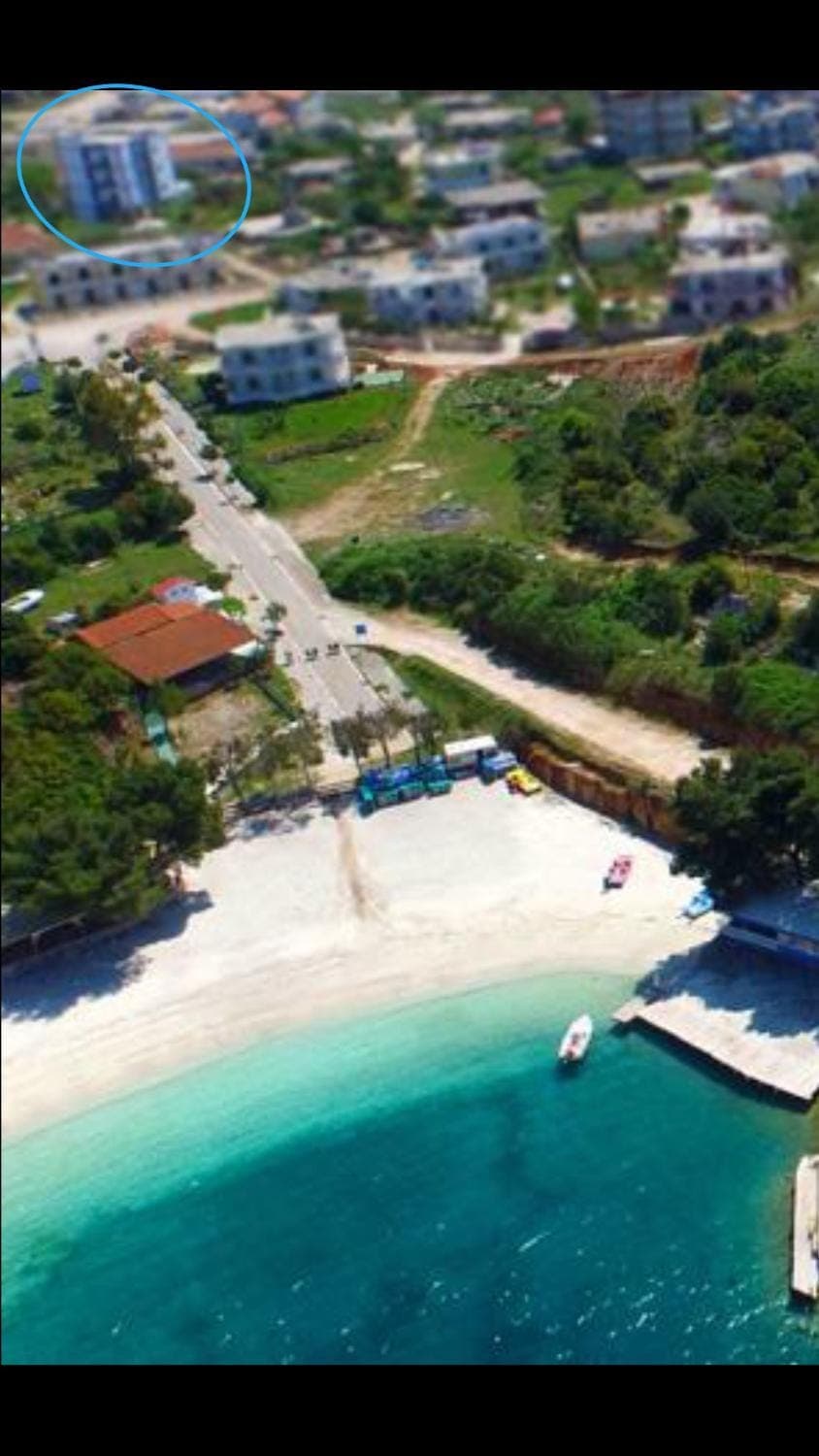 Neighbourhood, Beach