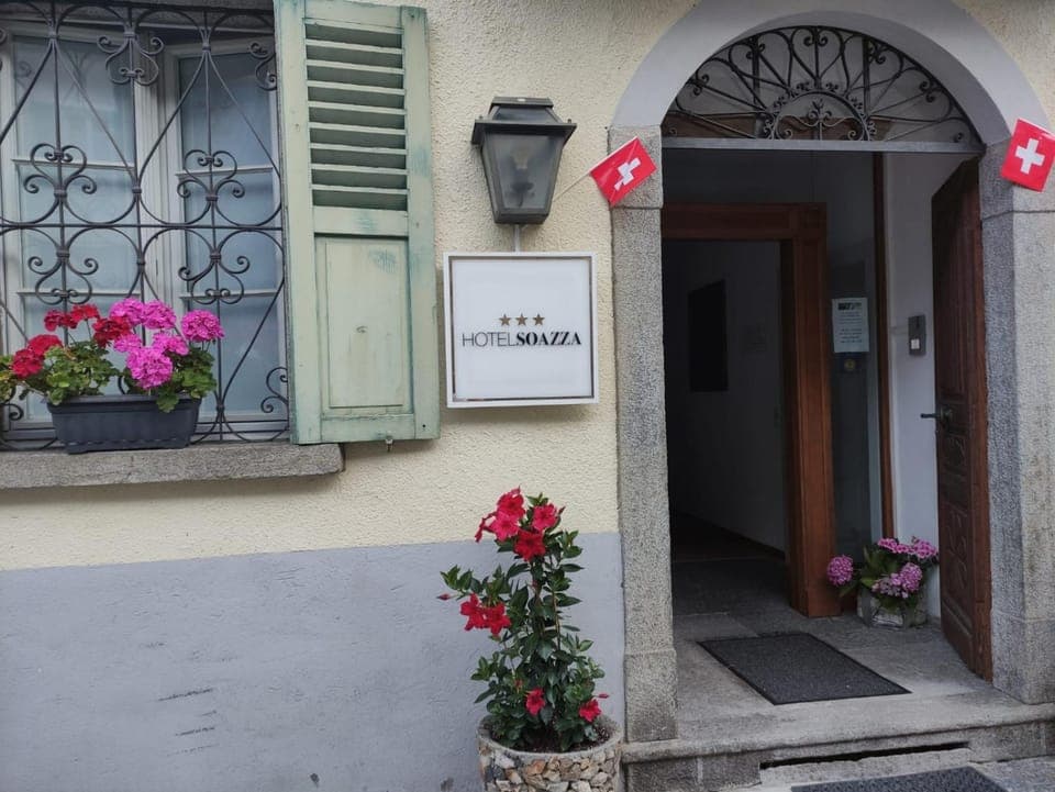 Facade/entrance