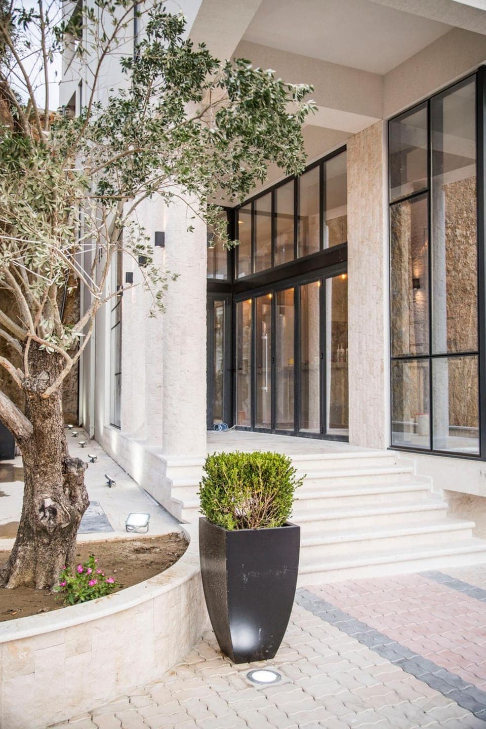 Property building, Facade/entrance