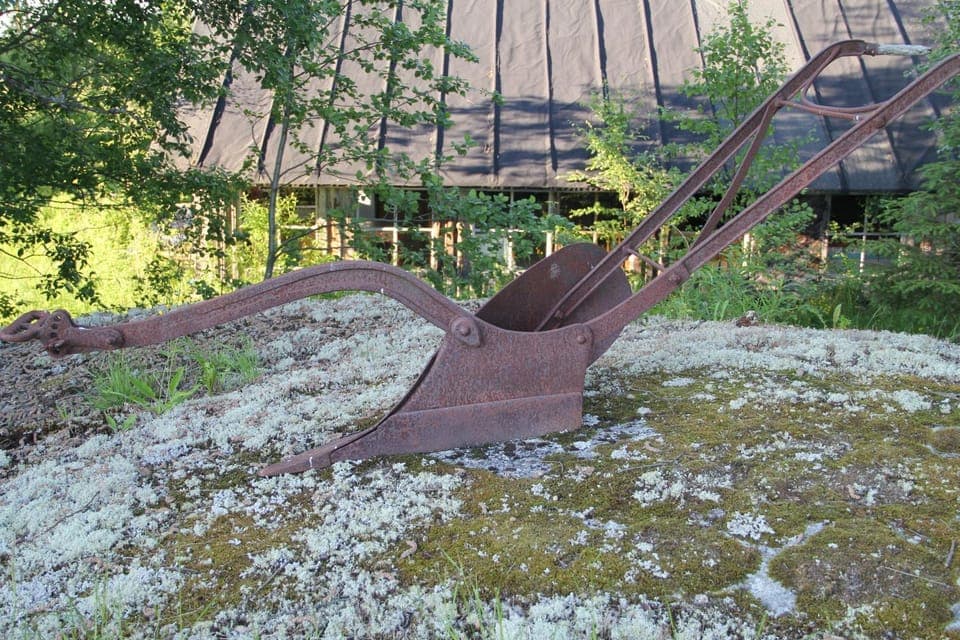Nearby landmark