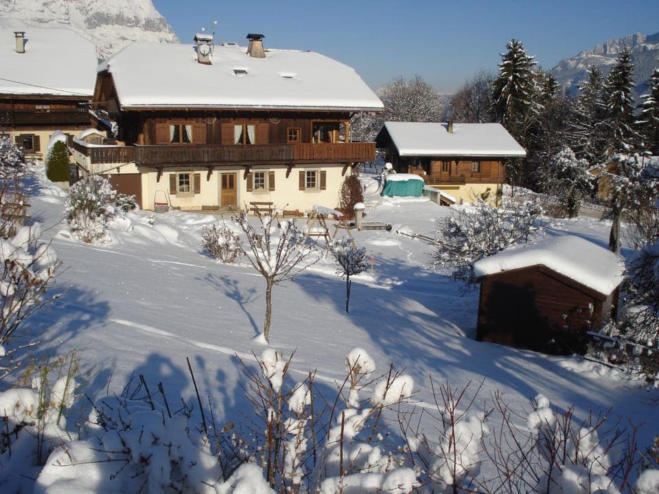 Facade/entrance, Family