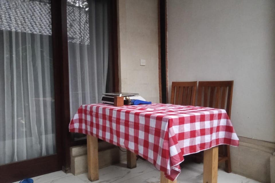 Property building, Breakfast