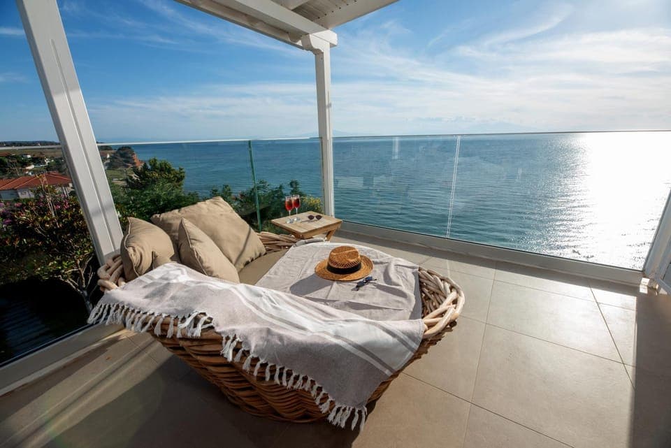 Natural landscape, Balcony/Terrace, Seating area, Sea view