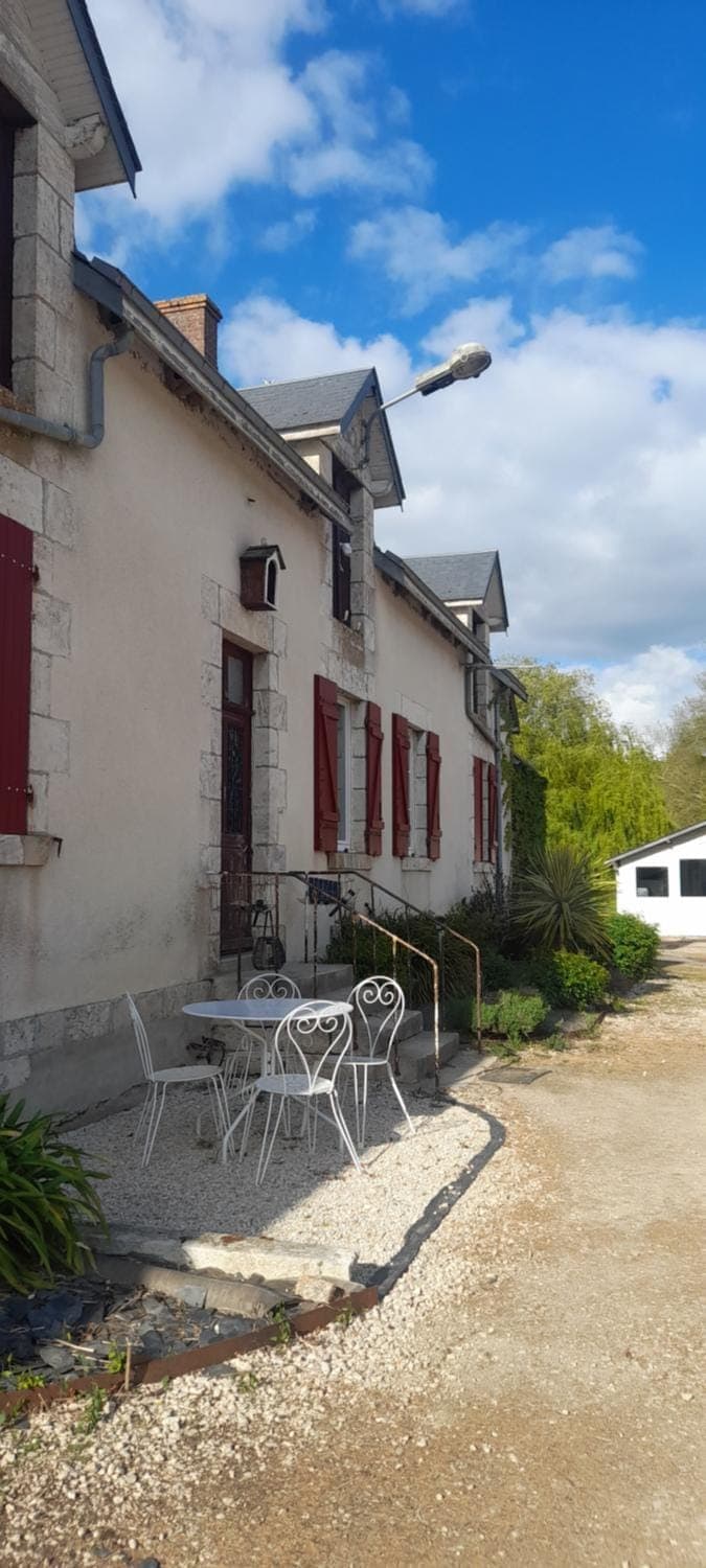 Property building, Spring, Day, Street view, Entertainment, Parking