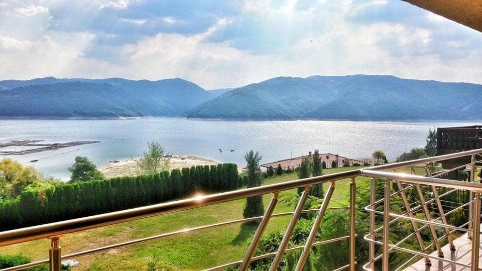 Natural landscape, Balcony/Terrace, Lake view, Mountain view