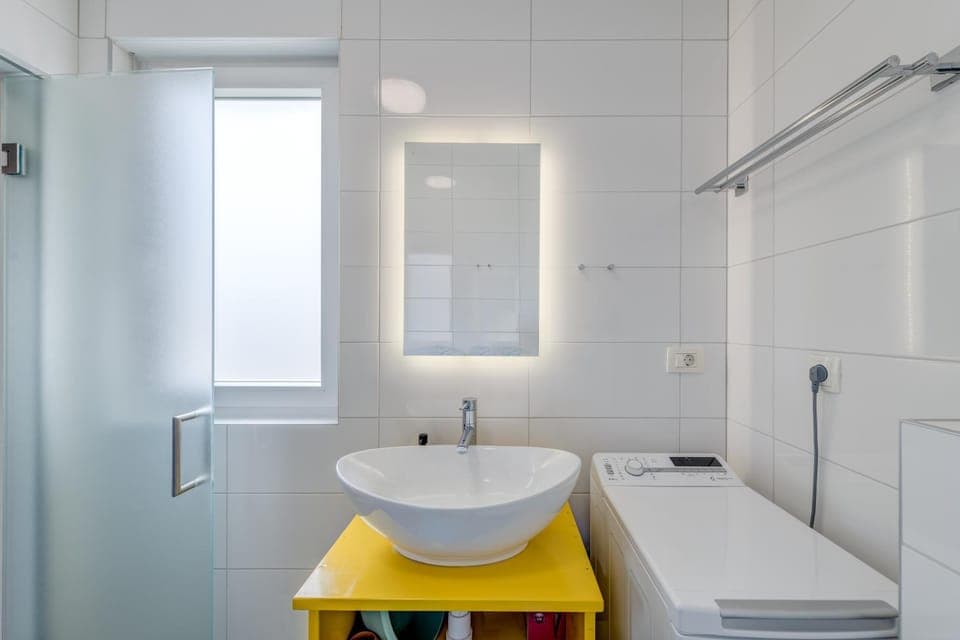 Bathroom, washing machine