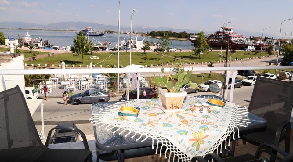 Balcony/Terrace, Balcony/Terrace, City view, Sea view, Street view