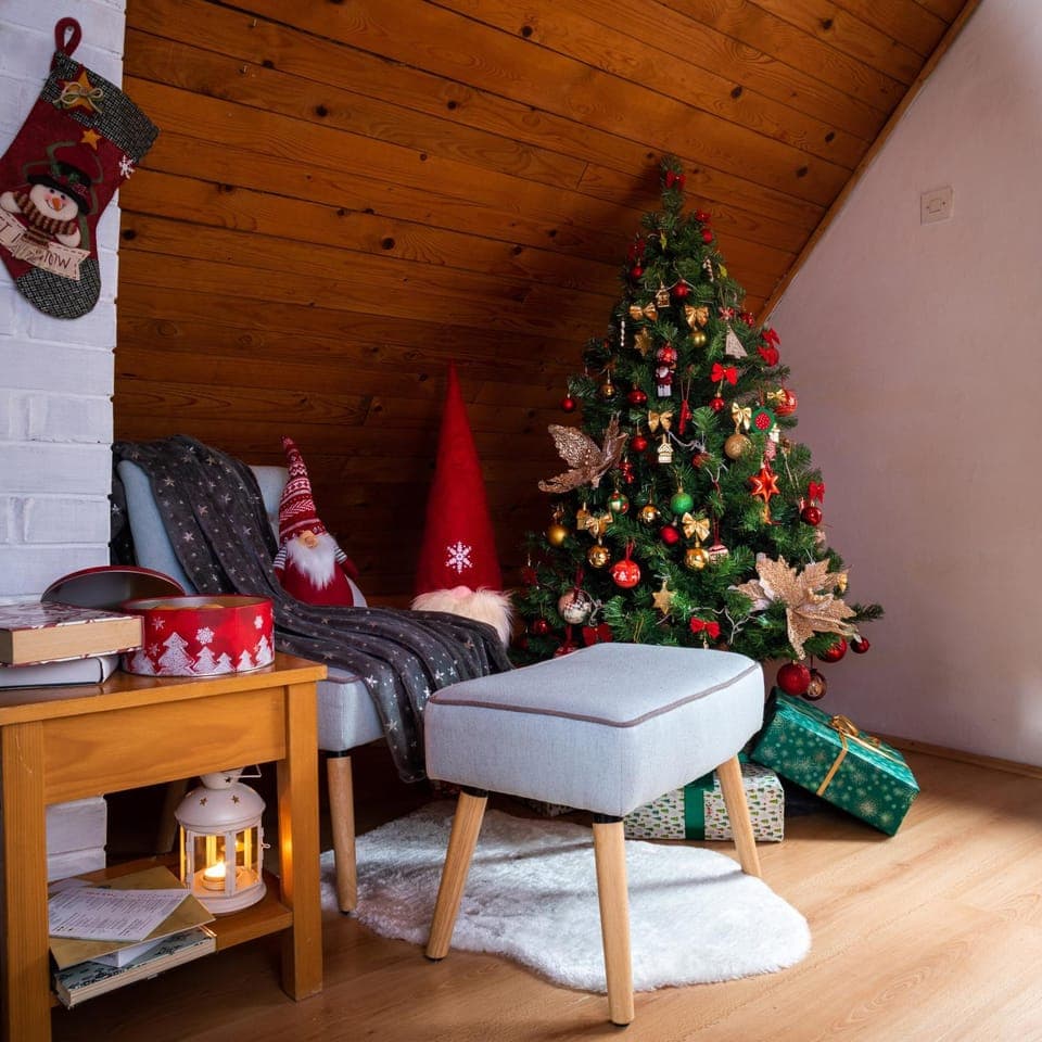 Decorative detail, Decorative detail, Seating area, Bedroom