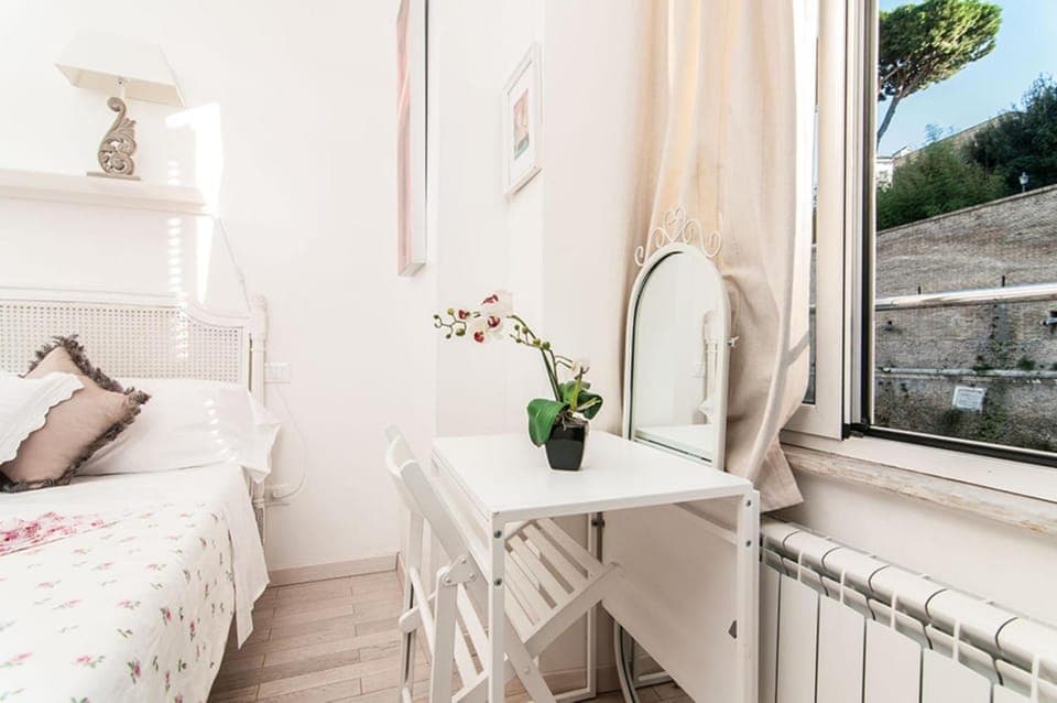 Bedroom, Landmark view