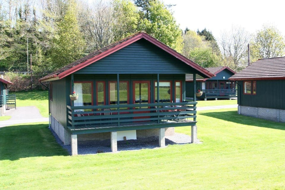 Facade/entrance, Day, Balcony/Terrace