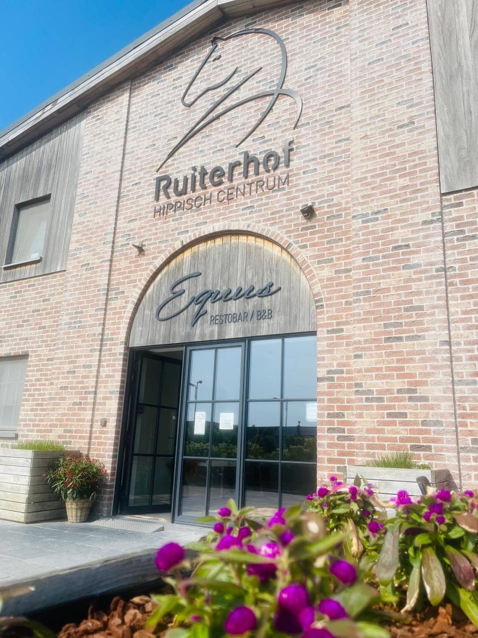 Property building, Restaurant/places to eat, Property logo or sign, Logo/Certificate/Sign