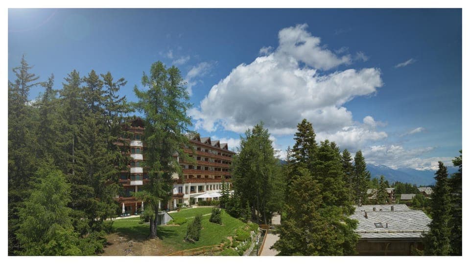 Property building, Property building, Facade/entrance, Summer