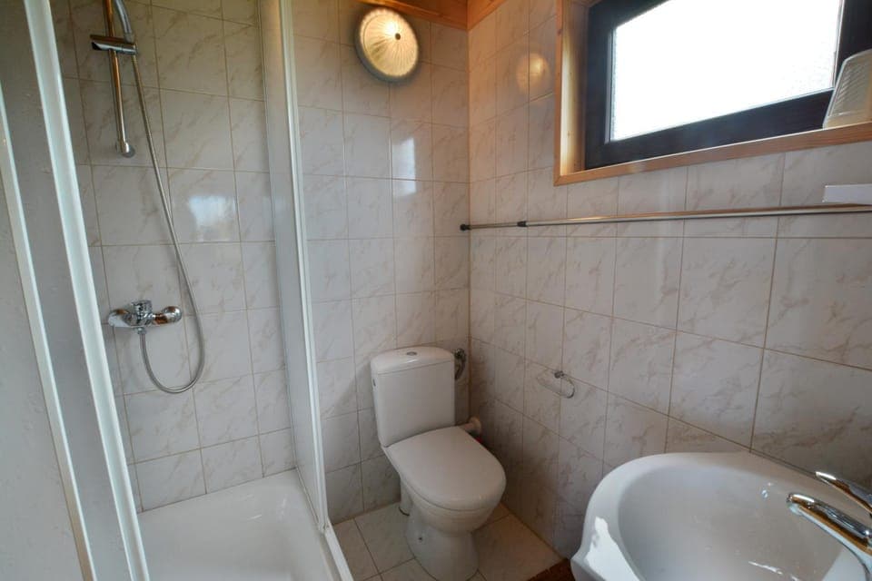 Shower, Toilet, Day, Bathroom, Photo of the whole room, Decorative detail, Decorative detail, On site, Garden view