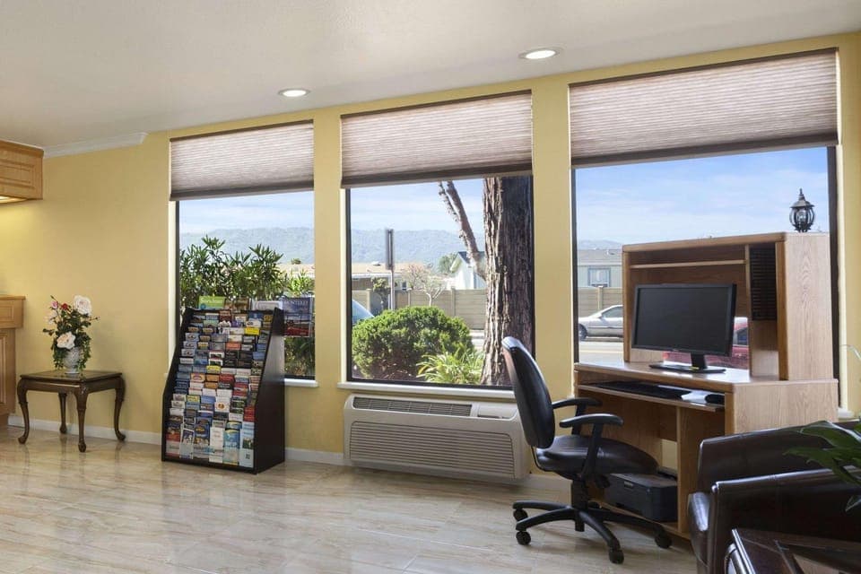 Lobby or reception, On site