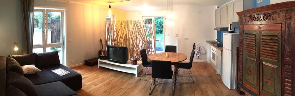 BBQ facilities, Garden, Balcony/Terrace, Kitchen or kitchenette, Living room, Photo of the whole room, Seating area, Dining area, Bedroom