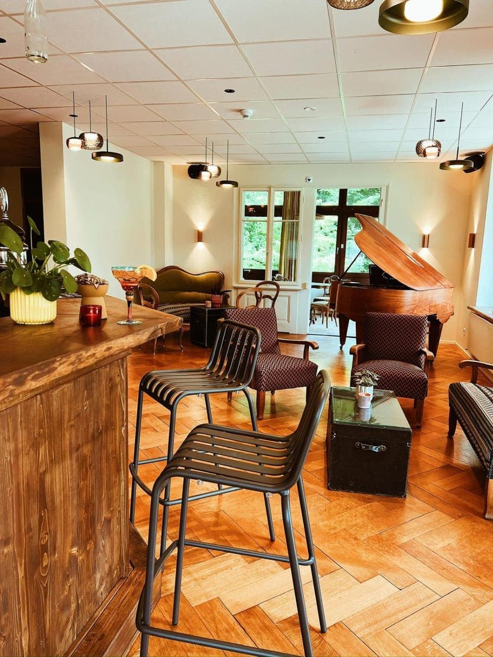 Lounge or bar, Seating area