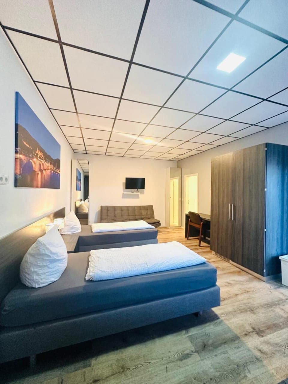 Bed, Photo of the whole room, Seating area, Bedroom