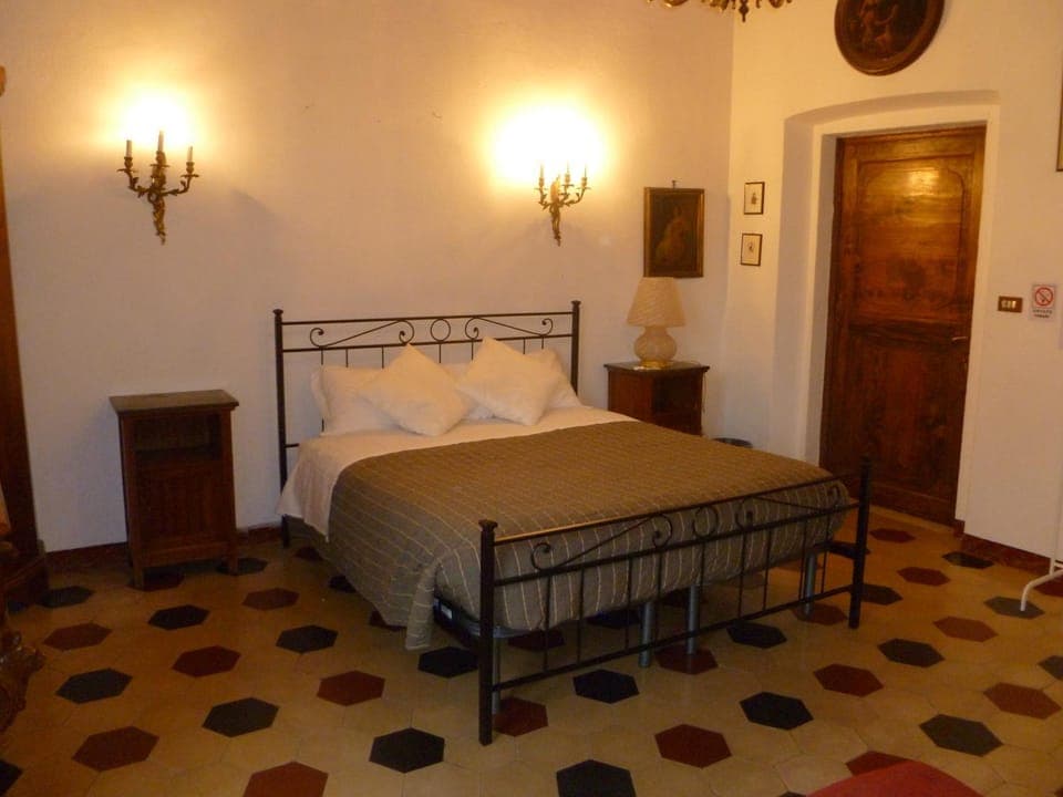 Bed, Photo of the whole room, Decorative detail, Bedroom