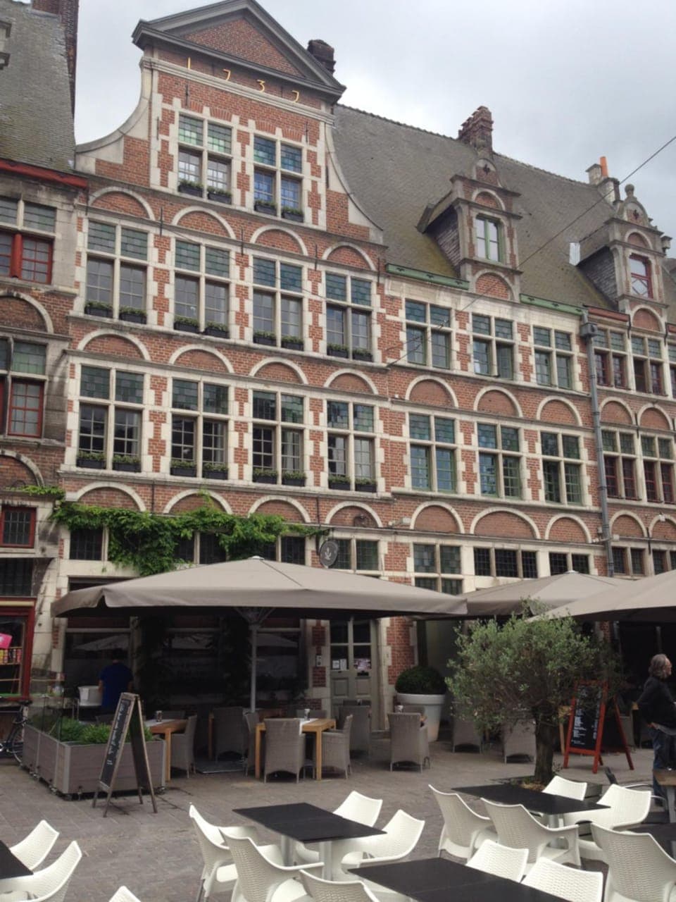 Property building, Facade/entrance, Location