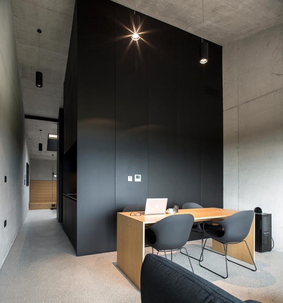 Living room, hair dresser