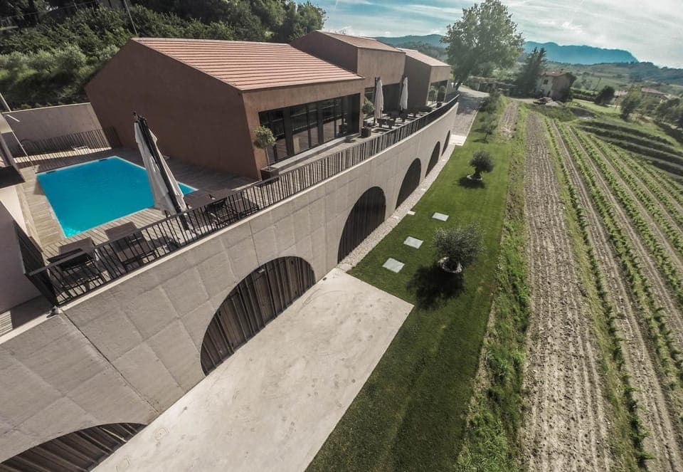 Property building, Day, Natural landscape, Balcony/Terrace, Garden view, Mountain view, Pool view, Swimming pool