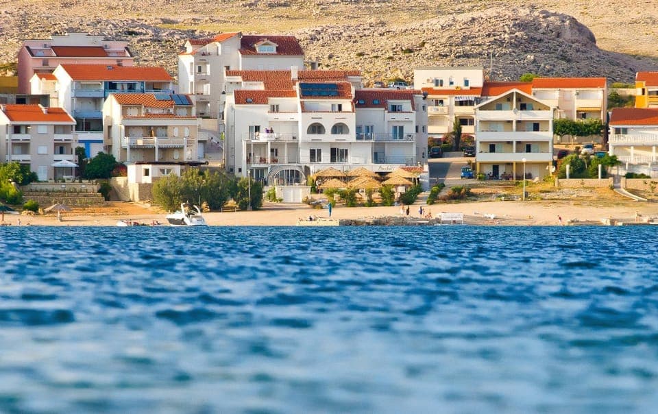 Facade/entrance, Beach, Area and facilities