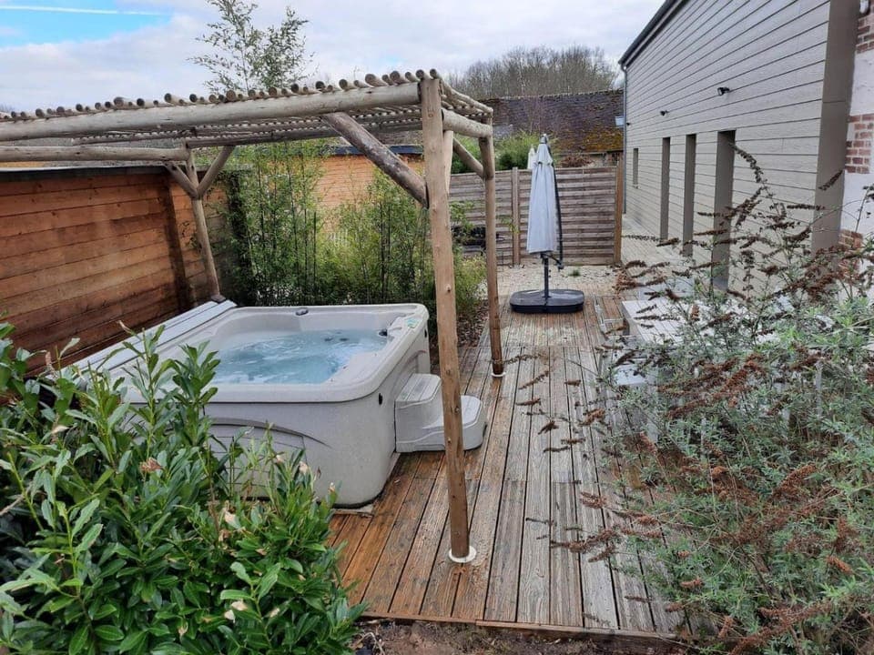 Patio, Hot Tub