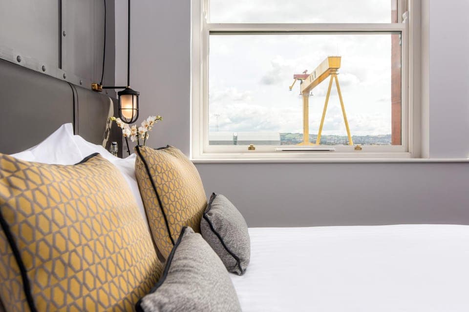 Nearby landmark, Bed, Bedroom