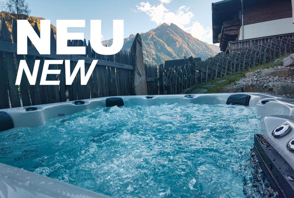 Hot Tub, Swimming pool