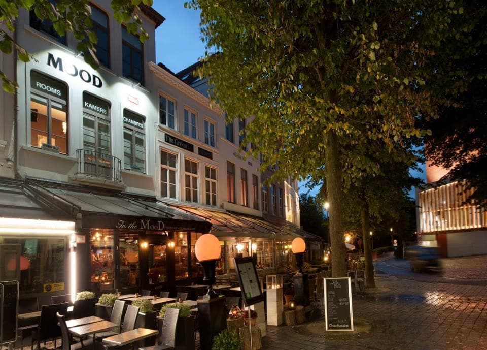 Patio, Facade/entrance, Street view