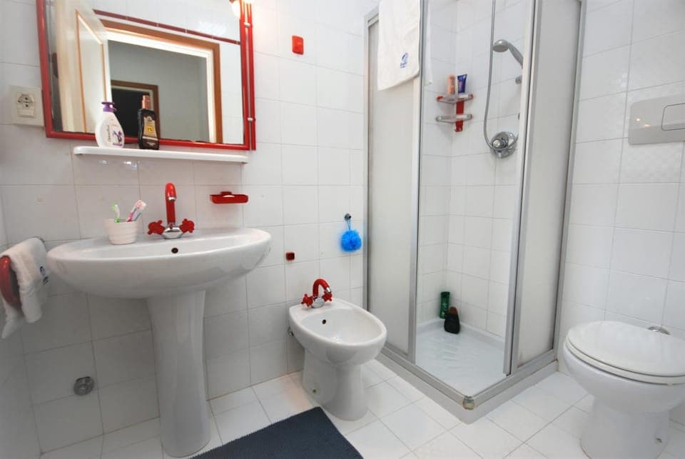 Shower, Toilet, Bathroom, bidet