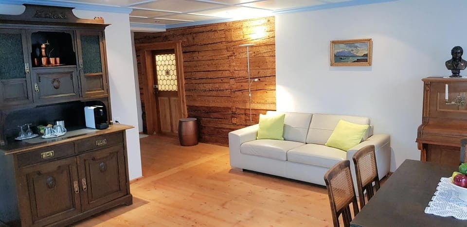 Seating area, Mountain view