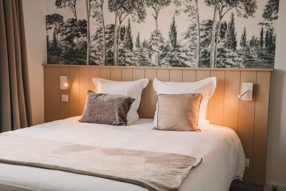 Bed, Photo of the whole room