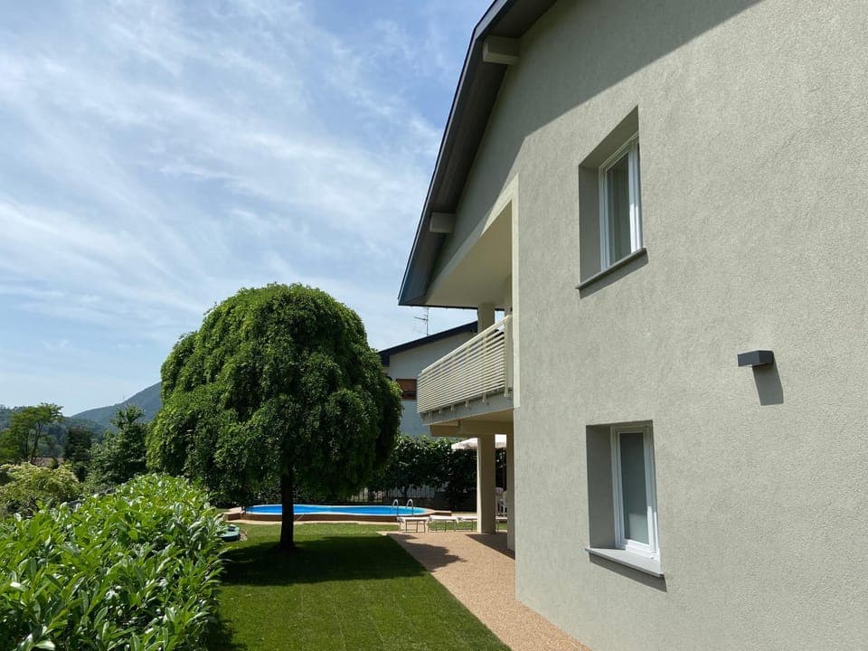 Property building, Garden, Swimming pool