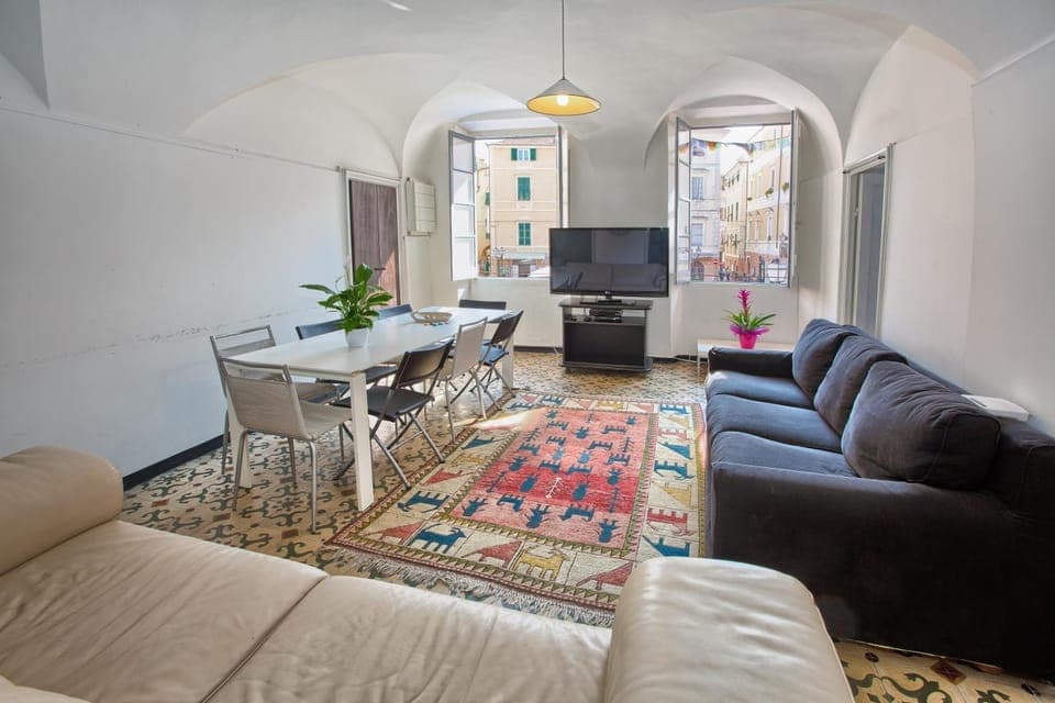 TV and multimedia, Living room, Dining area