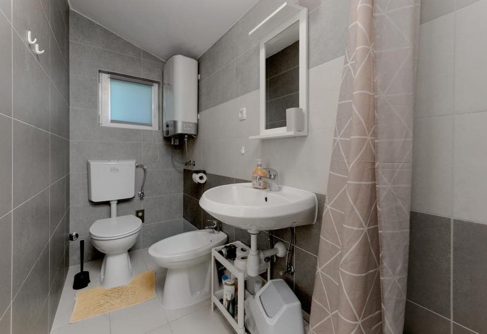 Small stone house Luka Apartment in Zadar