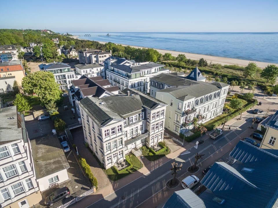 Bird's eye view, Beach, Area and facilities