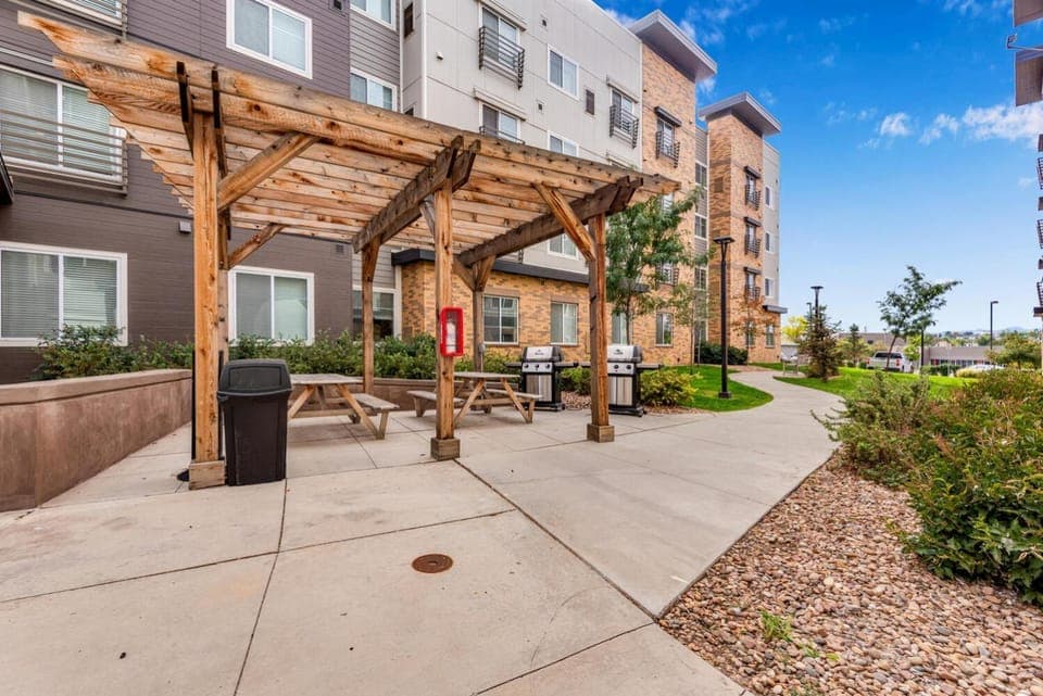 Patio, BBQ facilities
