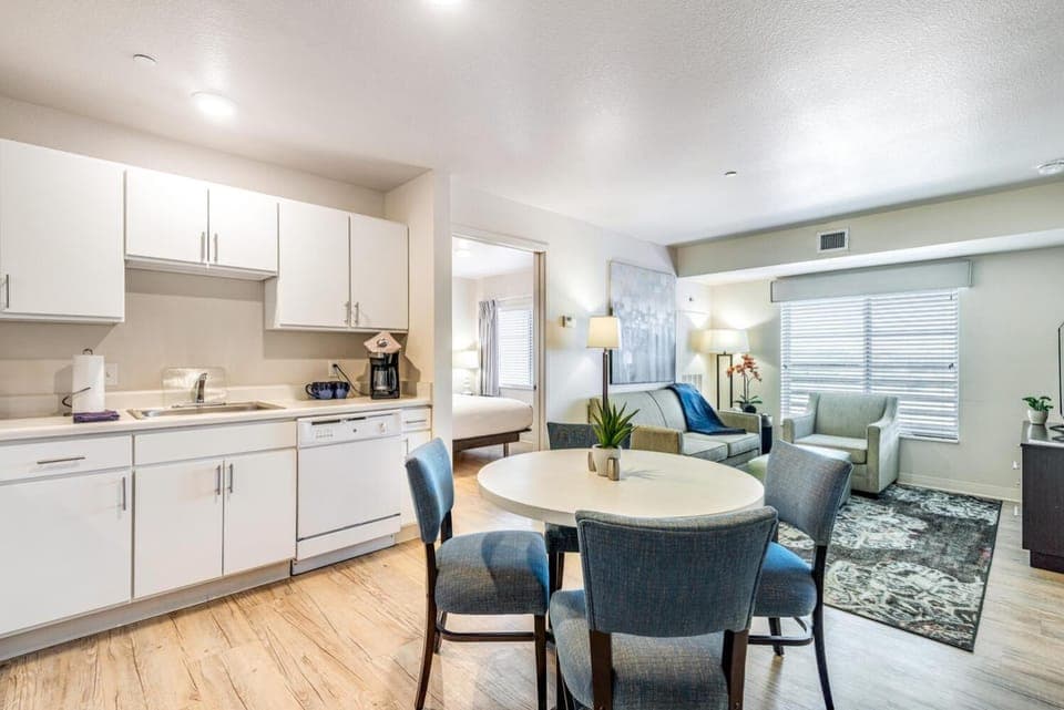 Living room, Dining area, kitchen