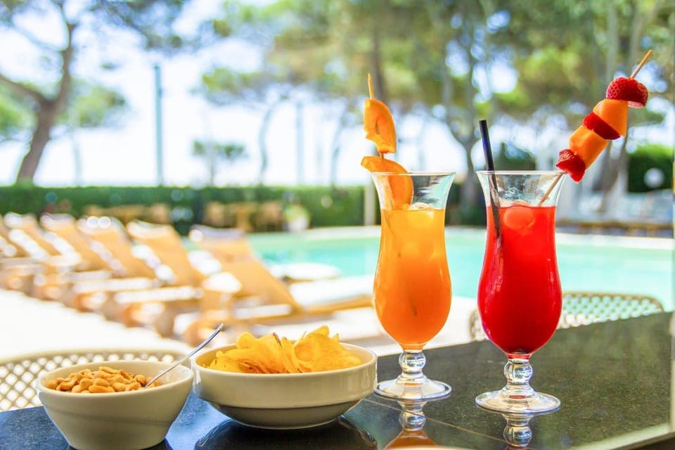 Lounge or bar, Food and drinks, Drinks