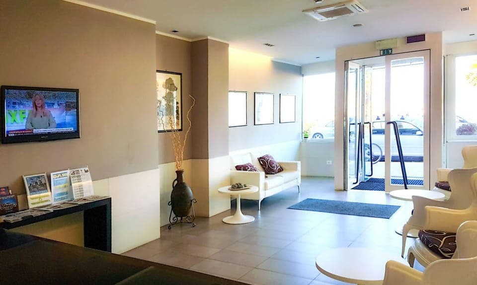 Communal lounge/ TV room