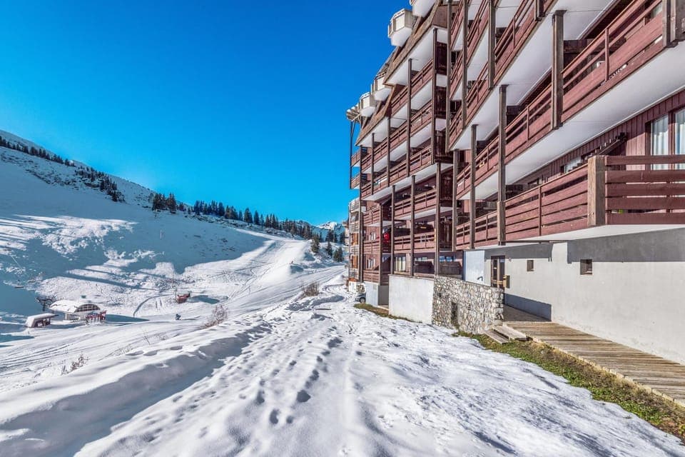 Property building, Winter