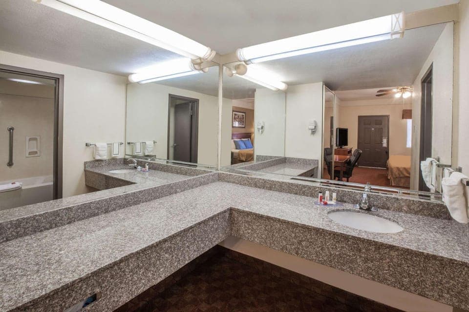 Bathroom, Photo of the whole room, On site