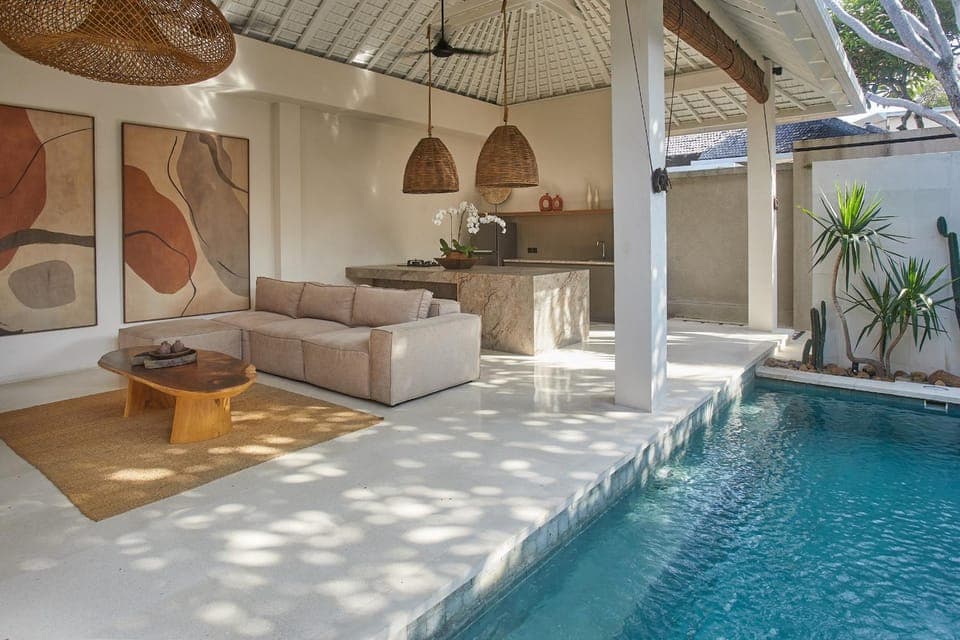 Living room, Seating area, Pool view, kitchen