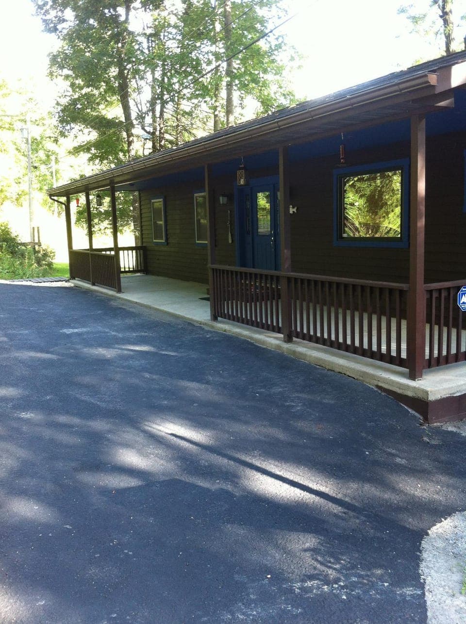 Facade/entrance, Bird's eye view