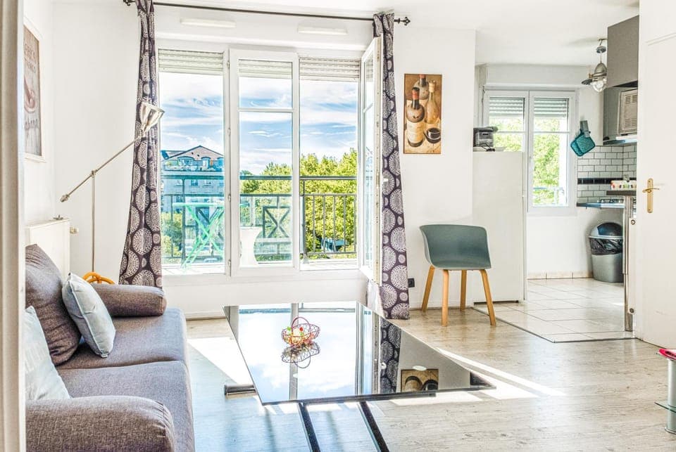 Living room, Seating area