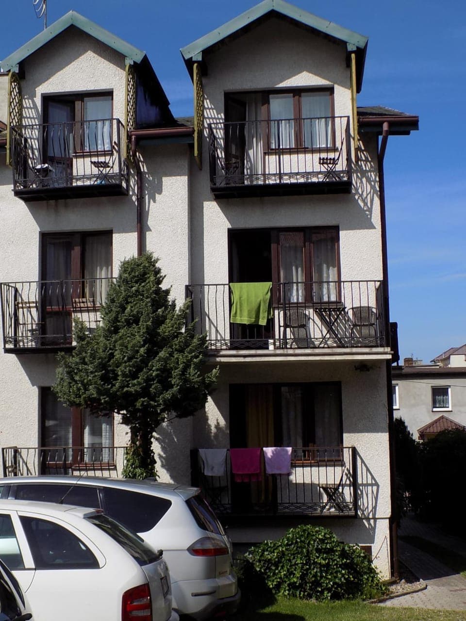 Property building, Day, Balcony/Terrace