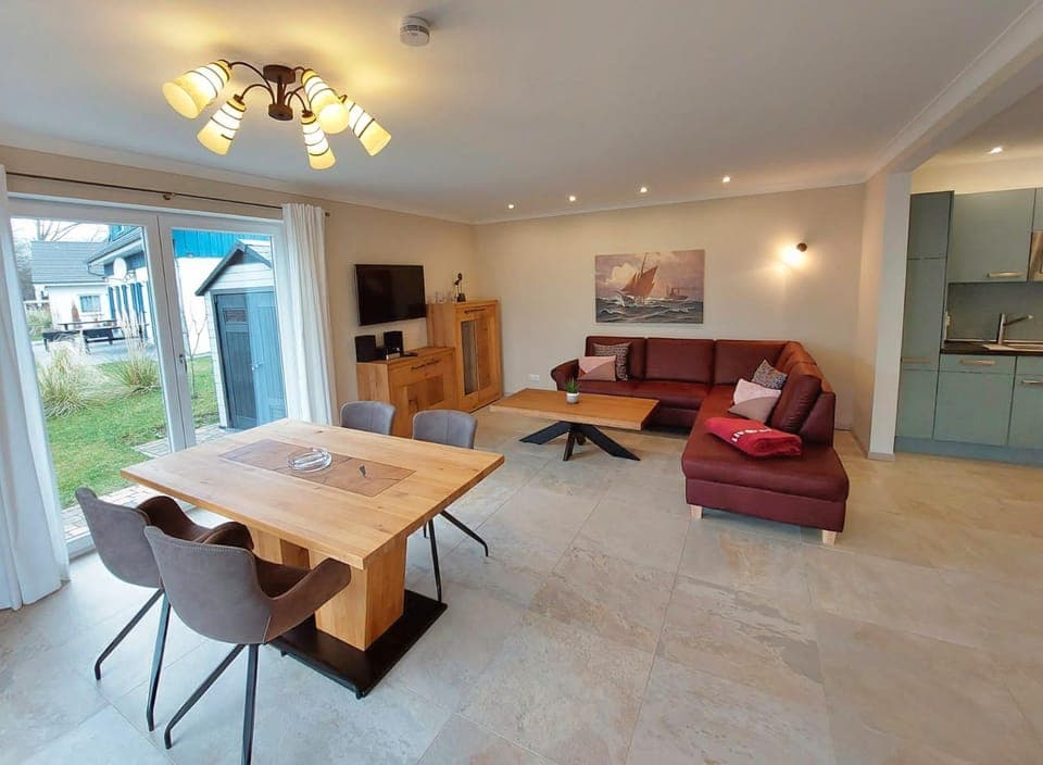 Living room, Dining area